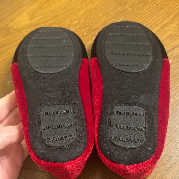 Betsey Johnson Velvet Lips Slippers Sz 7 8 Medium Red & Black Quilted Insole EUC - Picture 7 of 9